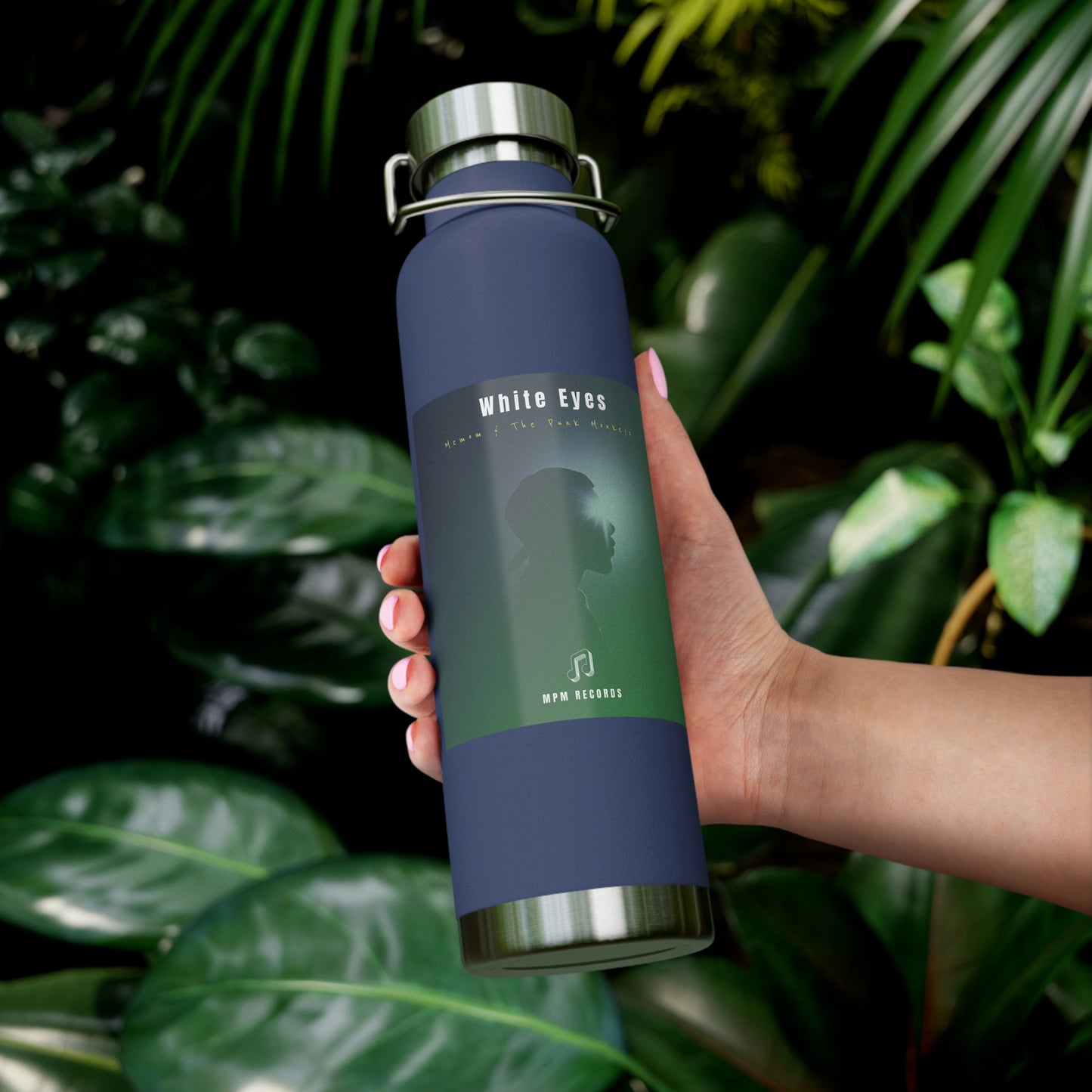 White Eyes 22oz Vacuum Insulated Bottle