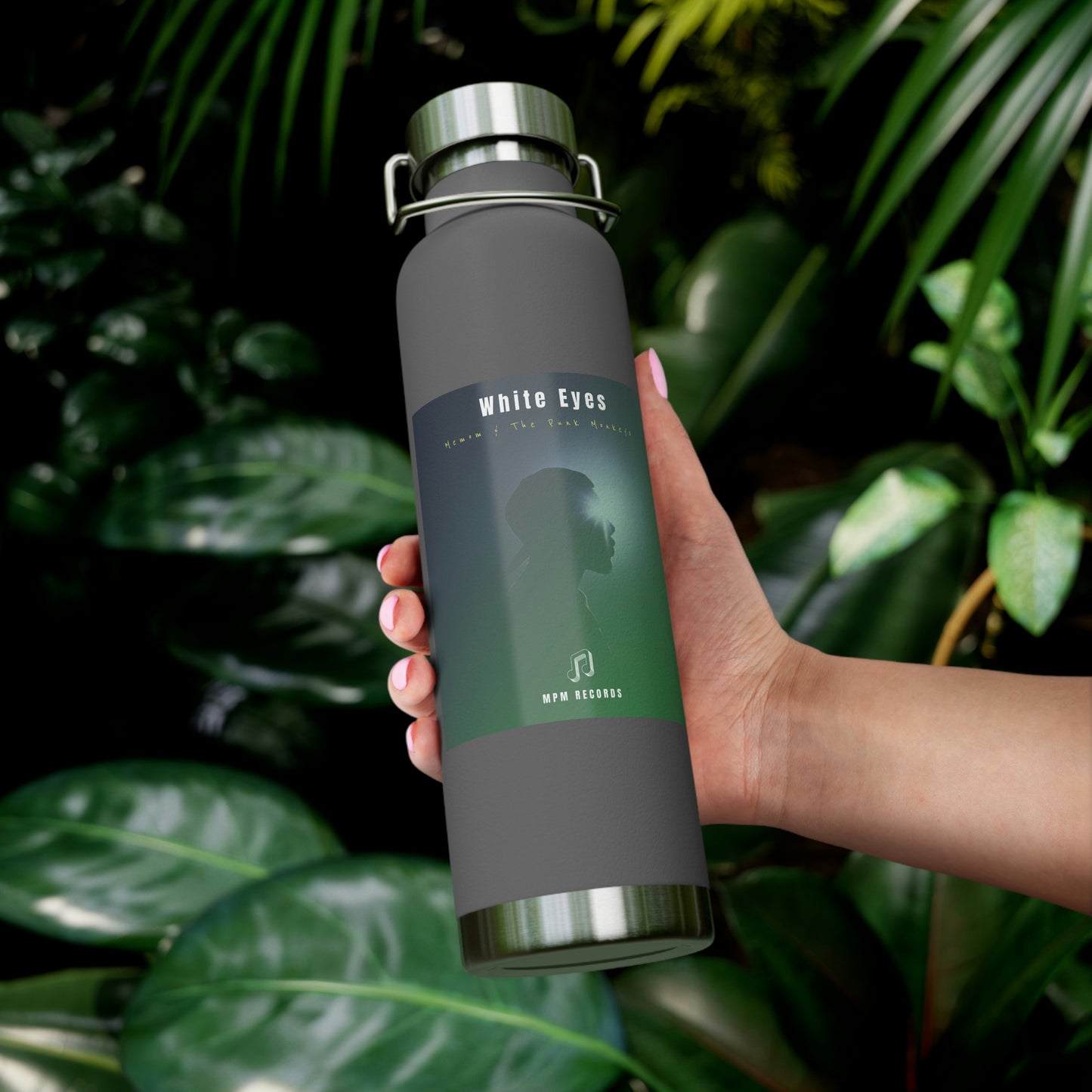 White Eyes 22oz Vacuum Insulated Bottle