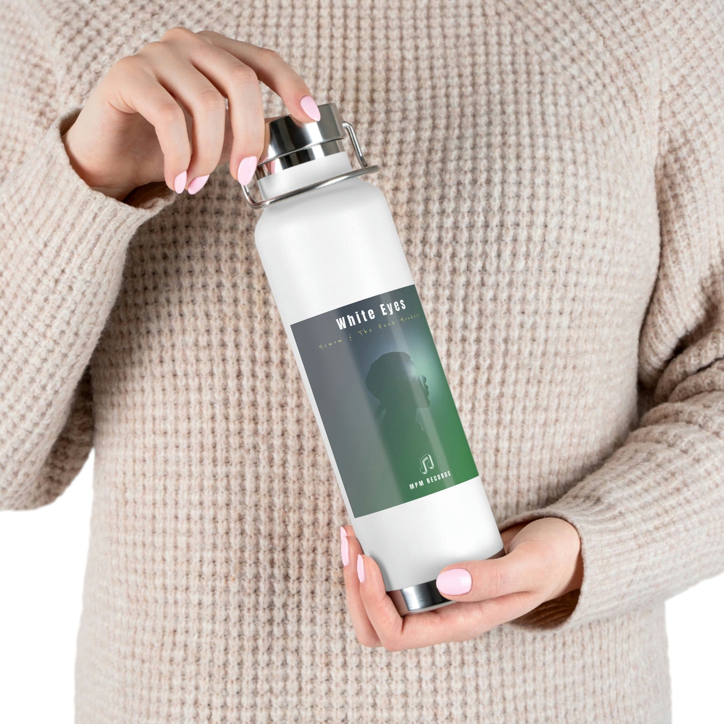 White Eyes 22oz Vacuum Insulated Bottle