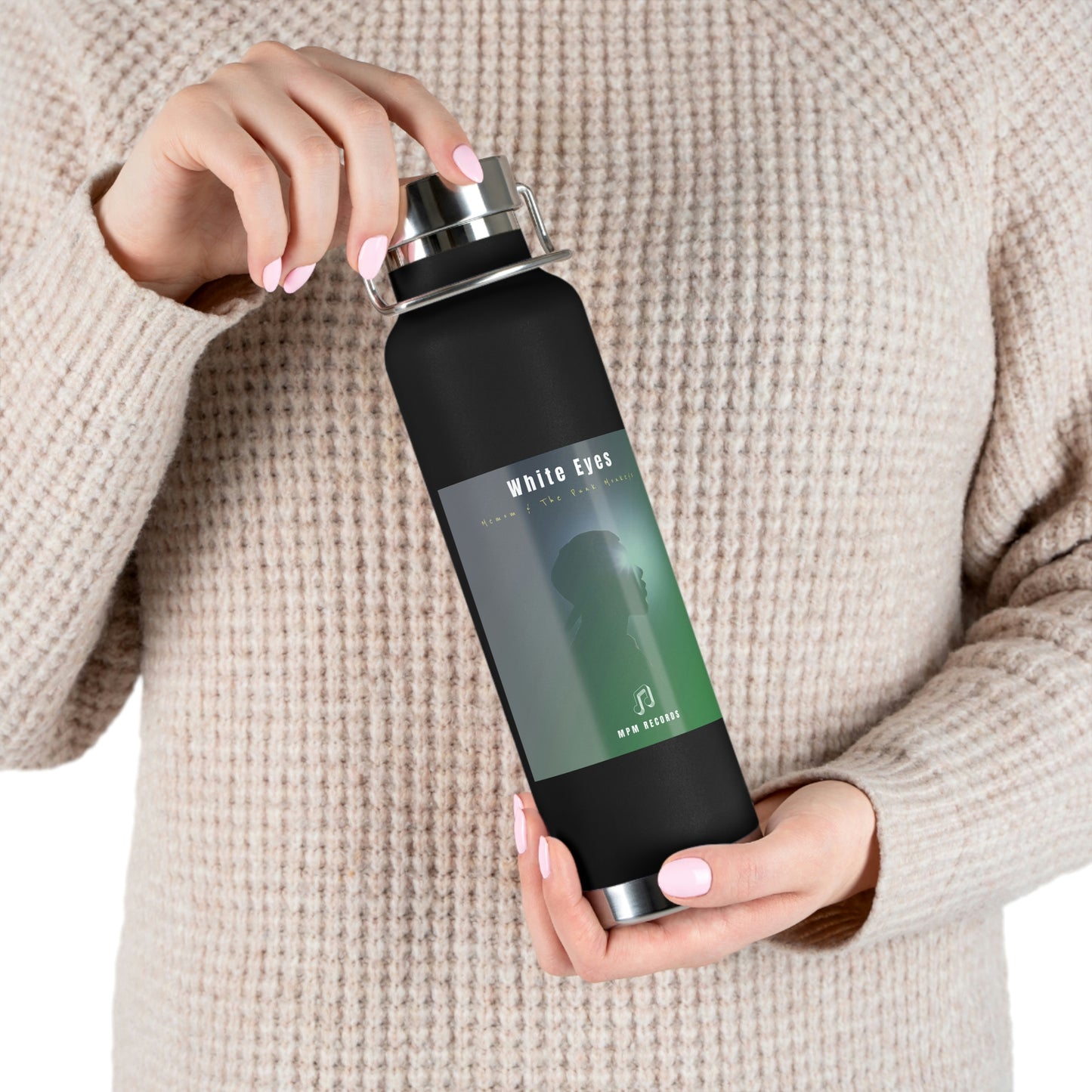 White Eyes 22oz Vacuum Insulated Bottle